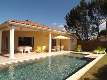 Holiday rental in house (with pool) 6 persons LEON (40)